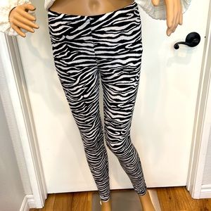 NWT Janina Black and White Leggings